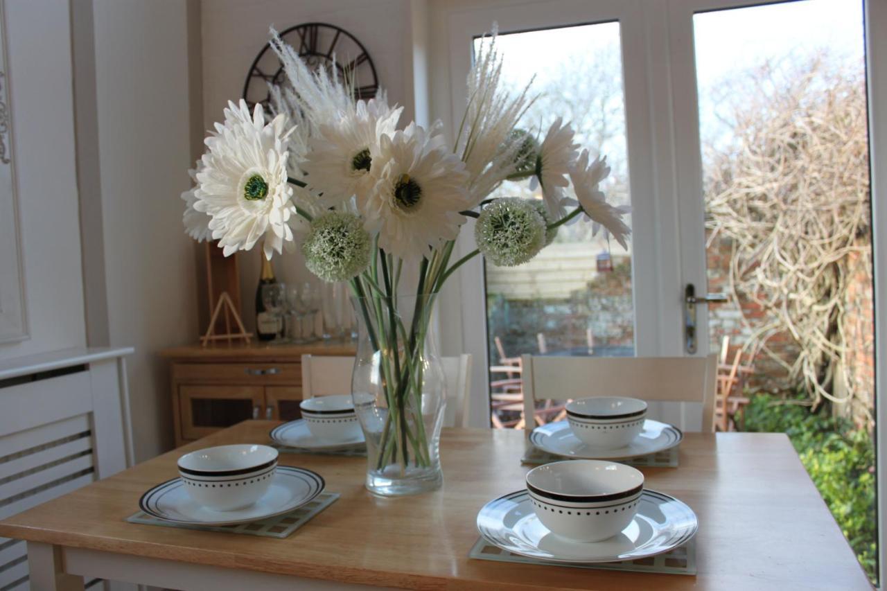 Beautiful Barn Conversion, 3 Bed, Hot Tub, Sauna, Gym, Enclosed Garden ライド エクステリア 写真
