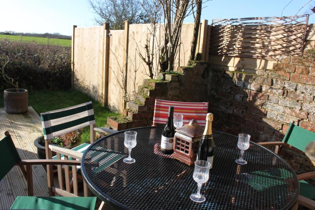 Beautiful Barn Conversion, 3 Bed, Hot Tub, Sauna, Gym, Enclosed Garden ライド エクステリア 写真